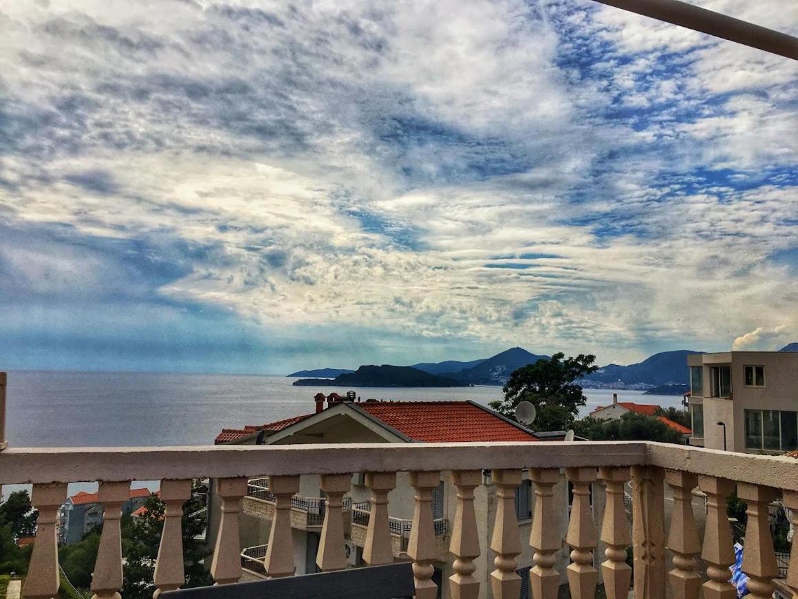 Apartments Dunja Sveti Stefan Eksteriør billede