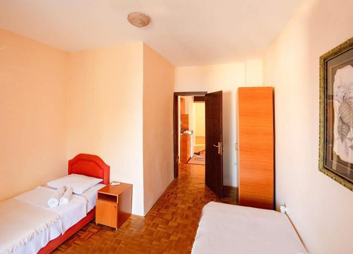 Apartments Dunja Sveti Stefan Eksteriør billede