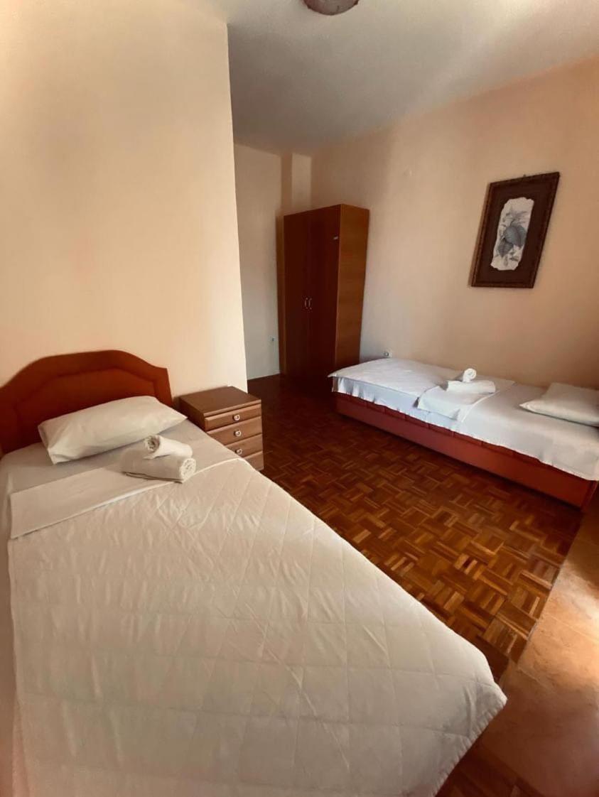 Apartments Dunja Sveti Stefan Eksteriør billede