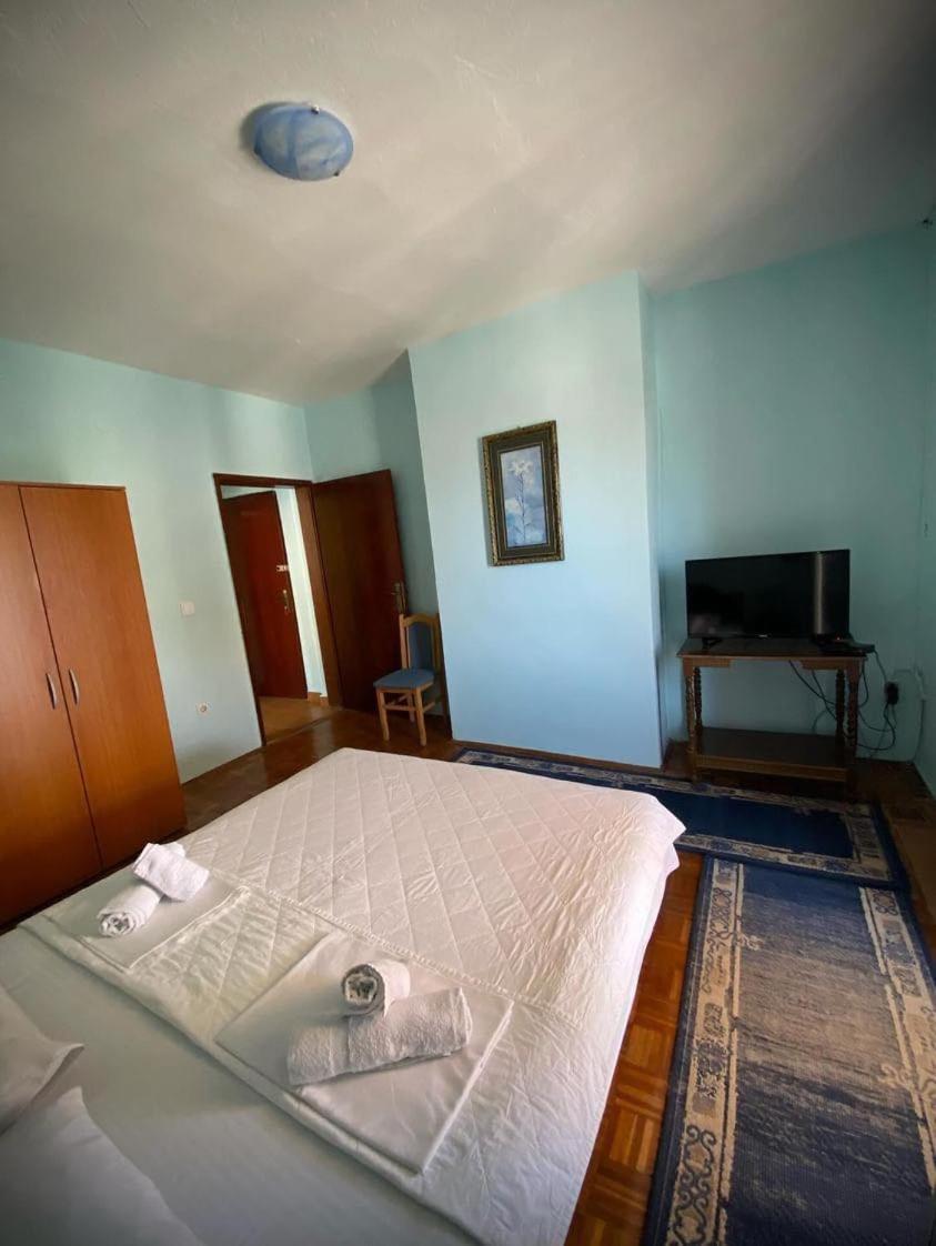 Apartments Dunja Sveti Stefan Eksteriør billede