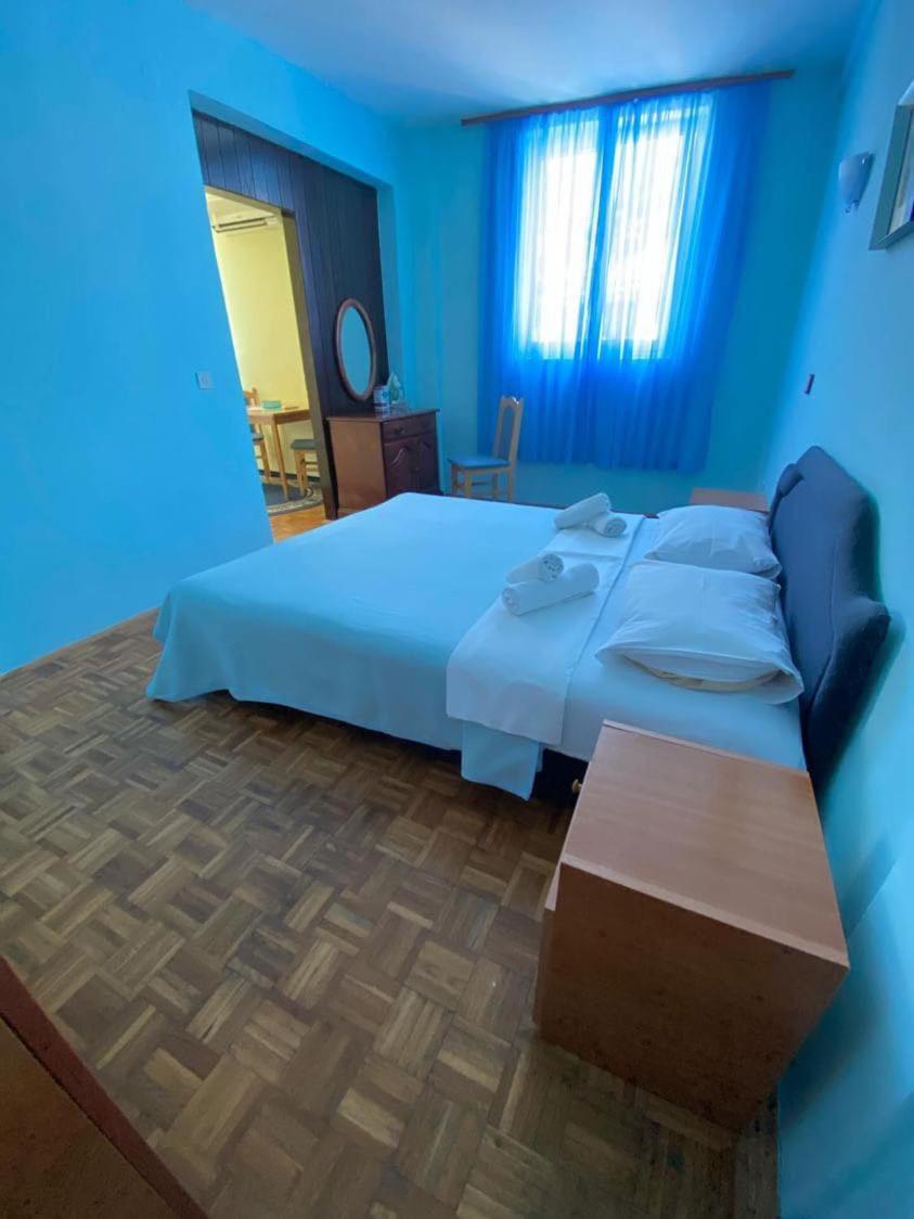 Apartments Dunja Sveti Stefan Eksteriør billede
