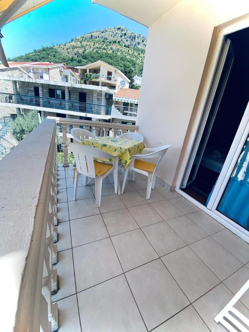Apartments Dunja Sveti Stefan Eksteriør billede