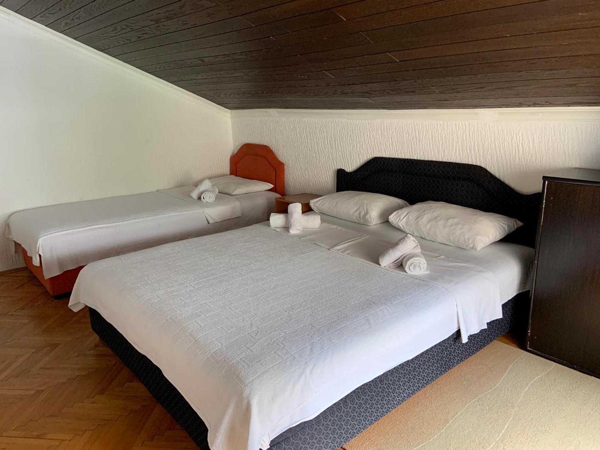 Apartments Dunja Sveti Stefan Eksteriør billede